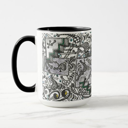 Tasse aus schwarz-weiß gefliestem Muster (Links)