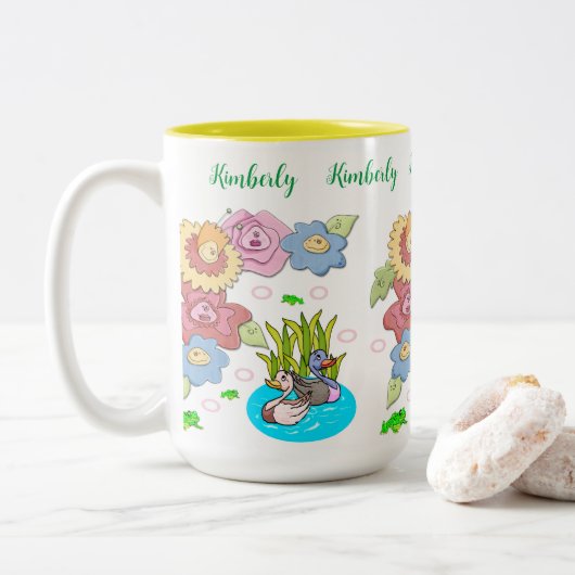Tasse aus Tee, Blumenteich (Mit Donut)