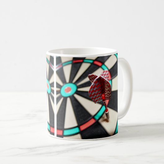 Tasse Dartboard und Dart (VorderseiteRechts)
