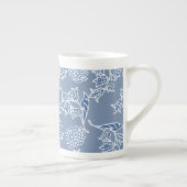 Tasse der Blauen Ethnic Floral Print Knochen-China (Rechts)