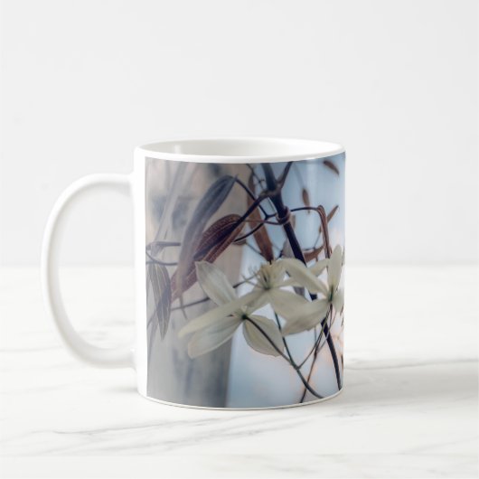 Tasse der Blume White Clematis (Links)