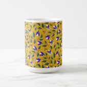 Tasse der Blüten in Gelb und Lila (Mittel)