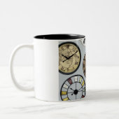 TASSE "DER CLOCK WATCHER" ODER 5 O'CLOCK ÜBERALL (Links)