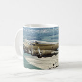 Tasse der Festung 2 des Fliegen-B-17 (Vorderseite Links)