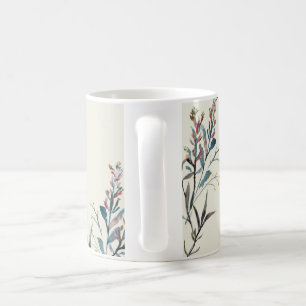 Tasse der gepressten Wildblumen