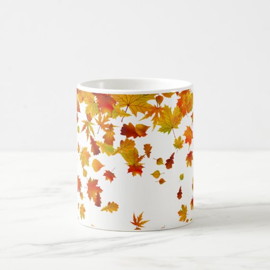 Tasse der Herbstlaub im Herbst (Mittel)
