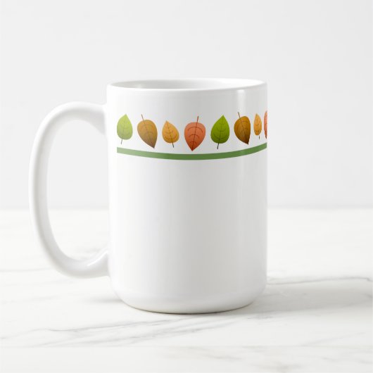 Tasse der Herbstlaub im Herbst (Links)