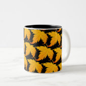 Tasse der Herbstlaub im Herbst (VorderseiteRechts)
