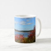 Tasse der Herbstwasseransicht (VorderseiteRechts)