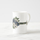 Tasse der hübschen Blauen und der Elfenbeinknochen (Vorderseite Rechts)