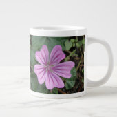 Tasse der hübschen Lila Wildblume (Rechts)