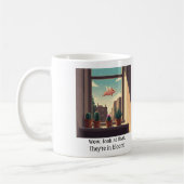 Tasse der Kakteen, die unter einem Schweinefenster (Links)