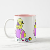 Tasse der Küken- und Ostereier (Links)