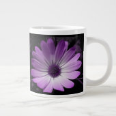 Tasse der lila Daisy-Blume (Rechts)