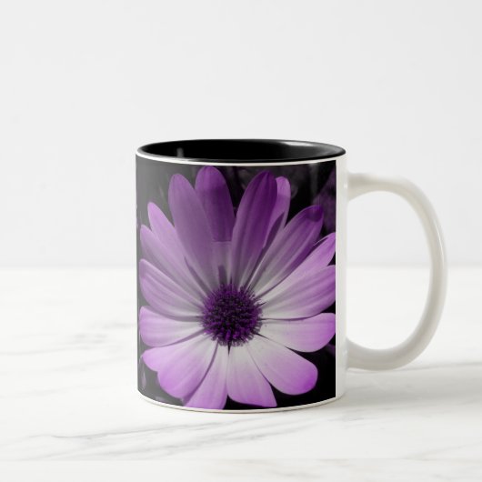 Tasse der lila Daisy-Blume (Rechts)