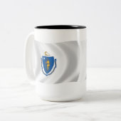 Tasse der Massachusetts-Flagge (Vorderseite Links)