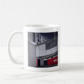 Tasse der Notfallabteilung (Links)