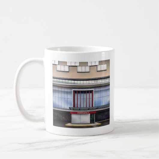 Tasse der Notfallabteilung (Links)