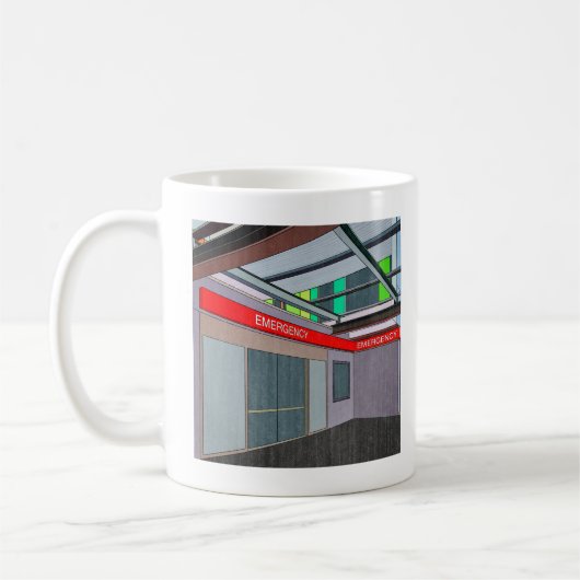 Tasse der Notfallabteilung (Links)