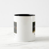 Tasse der Reflektionen am frühen Morgen (Mittel)