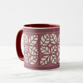 Tasse der Rose-Maron-und Weißblattmuster (Vorderseite Links)
