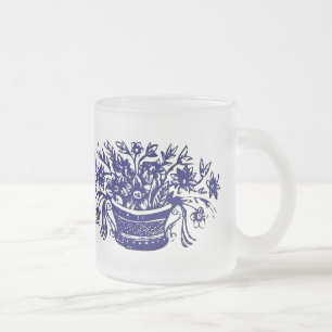 Tasse der Vintagen Blume in Blau und Weiß