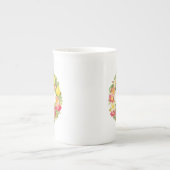 Tasse der Vintagen Blumenkranke in Monogramm (Vorderseite)