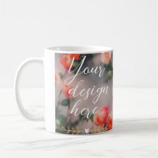 Tasse der weißen Keramik (Links)