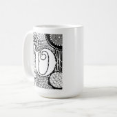 Tasse des Buchstabe-V, Kunst durch Kaffee-Tasse (Vorderseite Links)
