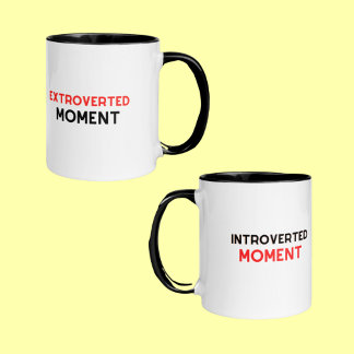 Tasse des extrovertierten Moments