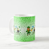 Tasse des Heiligen Patricks Leprechaun (Vorderseite Links)