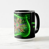 Tasse des hellen leichten Kaffees (VorderseiteRechts)
