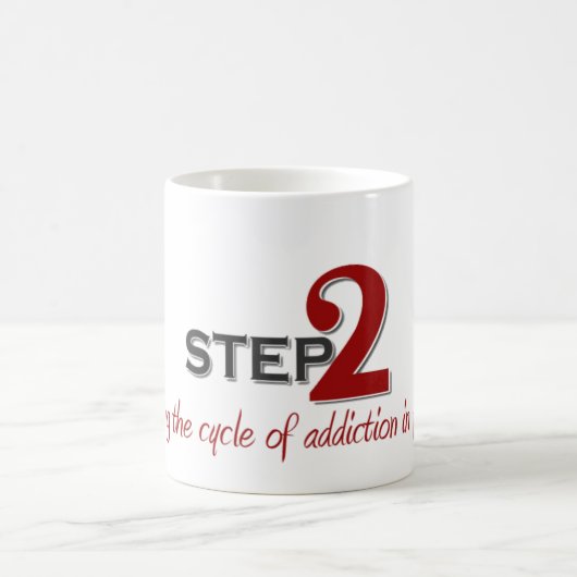 Tasse des Kaffee-STEP2 mit Tagline (Mittel)