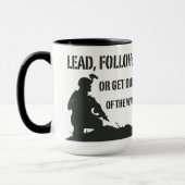 Tasse des Kaffees: leiten, folgen oder herausnehme (Links)