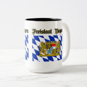 Tasse des Kaffees mit der bayerischen Wappen (VorderseiteRechts)