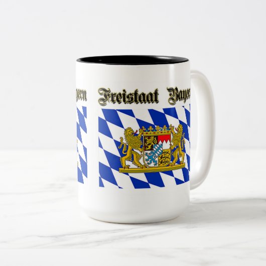 Tasse des Kaffees mit der bayerischen Wappen (VorderseiteRechts)