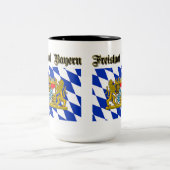 Tasse des Kaffees mit der bayerischen Wappen (Mittel)