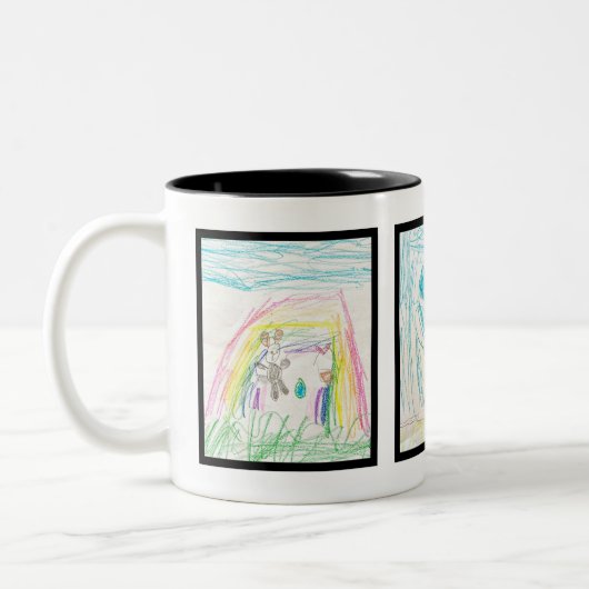 Tasse des Kaffees mit Kinderbildern Art 3 (Links)