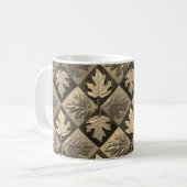 Tasse des Kaffees mit Sepia-Ahornblattdesign (Vorderseite Links)