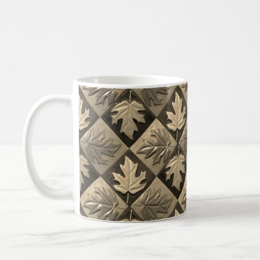 Tasse des Kaffees mit Sepia-Ahornblattdesign (Links)