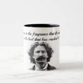 Tasse des Kaffees mit Zitat von Mark Twain (Mittel)