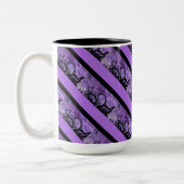 Tasse des lila und schwarzen Streifens (Links)