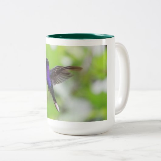 Tasse des lila Vogel-Kaffees (VorderseiteRechts)