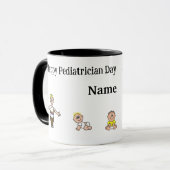 Tasse des männlichen Kinderarztes mit Name (Vorderseite Links)