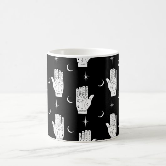Tasse des Palmistry-Kaffees mit Hand des Glücks (Mittel)