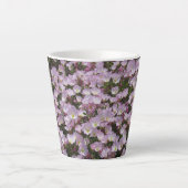 Tasse - Feld mit rosa Blumen (Vorderseite)