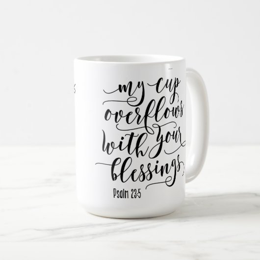 Tasse für benutzerdefinierte Monogramm-ÜBERFLOWING (VorderseiteRechts)