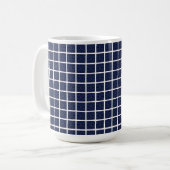 Tasse für blaue geometrische Quadrate (Vorderseite Links)