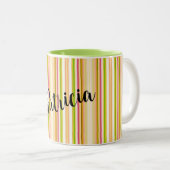 Tasse für personalisierte orange grüne Streifen (VorderseiteRechts)