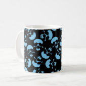 Tasse für Schwarz und Blau-Skull-Muster (Vorderseite Links)